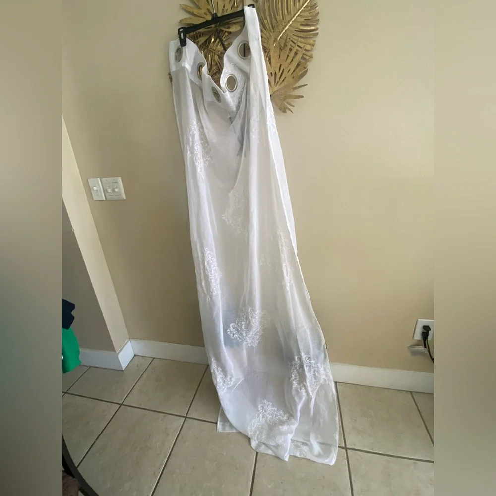 Elegant White Lace Dress
